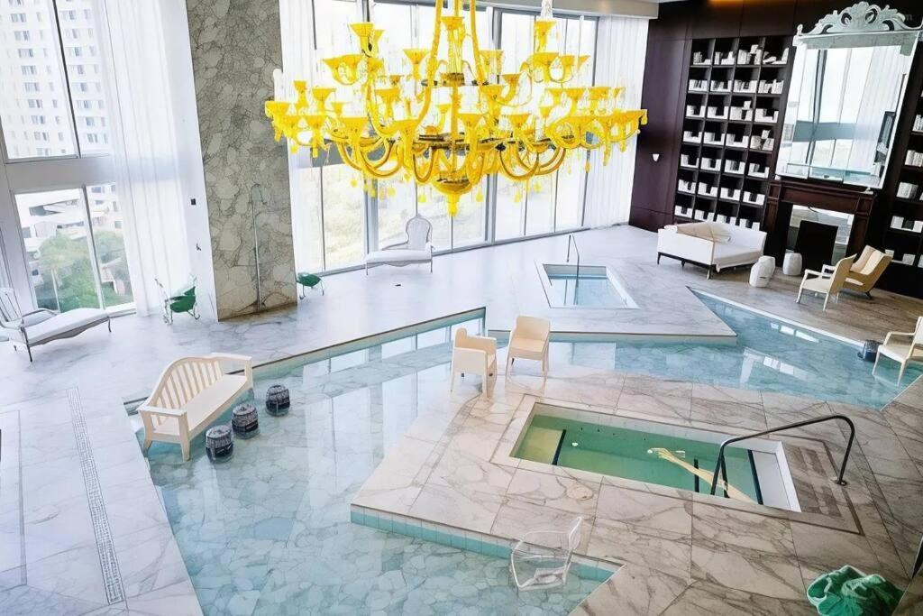 W Hotel Luxury High Rise Miami Extérieur photo