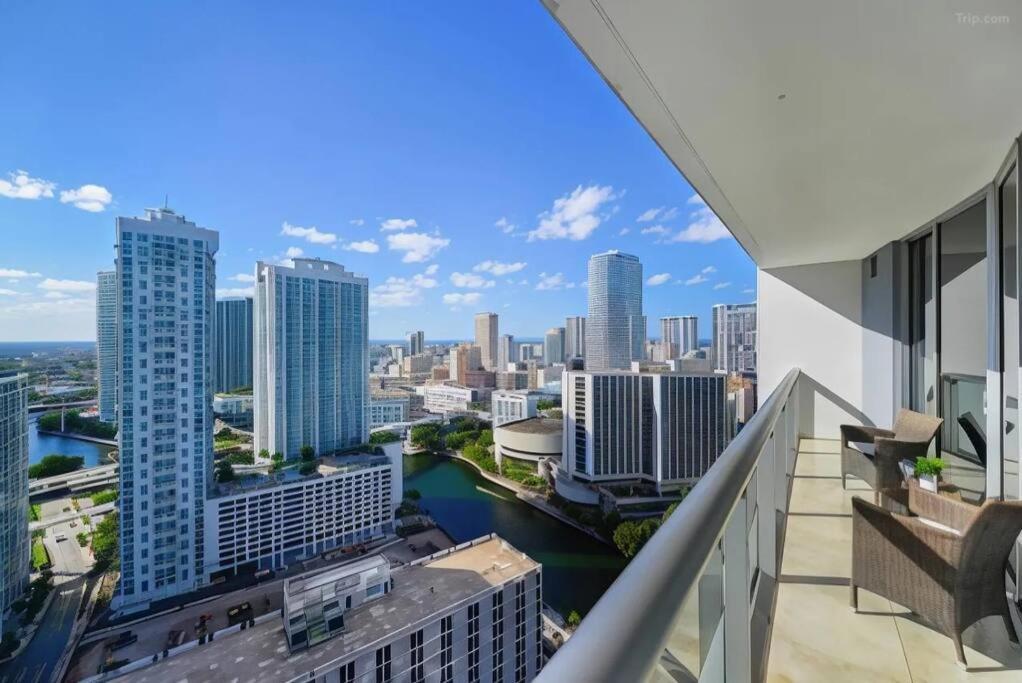 W Hotel Luxury High Rise Miami Extérieur photo